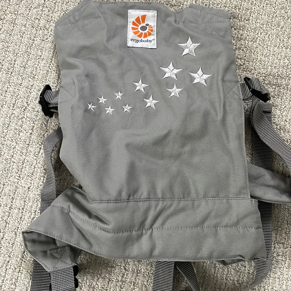 Ergo doll carrier in galaxy grey